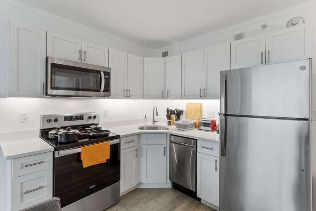 Apartment Two Separate Stylish Cozysuites On The Boardwalk