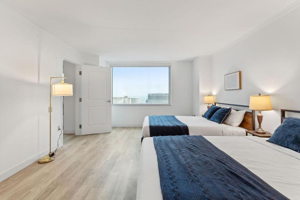 Two Separate Stylish Cozysuites On The Boardwalk Apartment