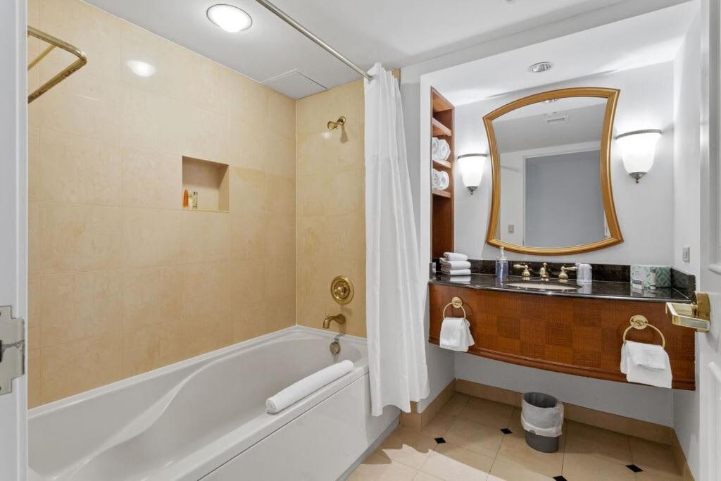 Two Separate Stylish Cozysuites On The Boardwalk Apartment *