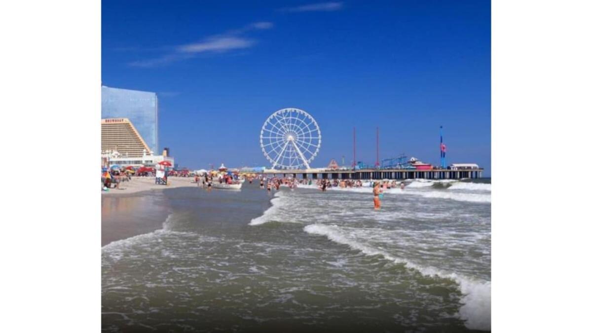 Apartment Two Separate Stylish Cozysuites On The Boardwalk Atlantic City